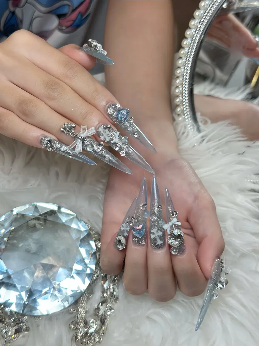 ネイル チークネイル ドット フレンチネイル グラデーション ハート ハンドネイル ハンドケア Eli Muse 新宿ネイルのネイルデザイン