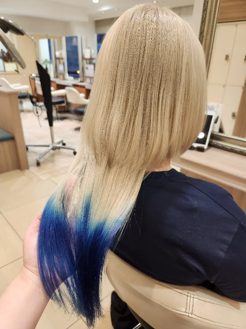 ロング カラー デザインカラー ヘアカラー トリートメント 推しアニメカラー🌈 ツヤ透明感カラー🦄のヘアスタイル