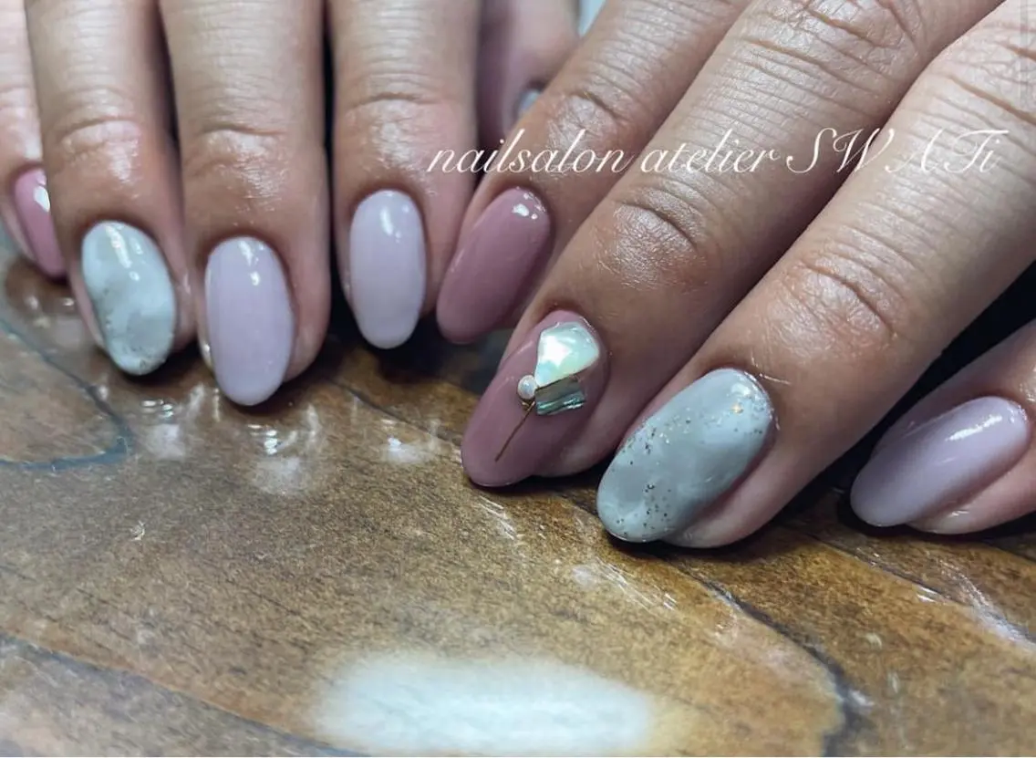ネイル ストーンネイル ハンドネイル nailsalon SWATiのネイルデザイン