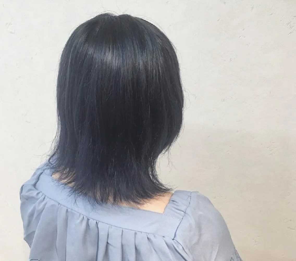 ミディアム カラー ダブルカラー ネイビーカラー 透明感ハイライト◎ 伊藤夏海のヘアスタイル