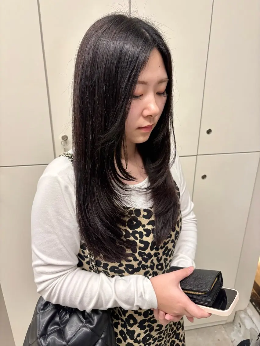 レイヤーカット+艶ワンカラー🫧の写真