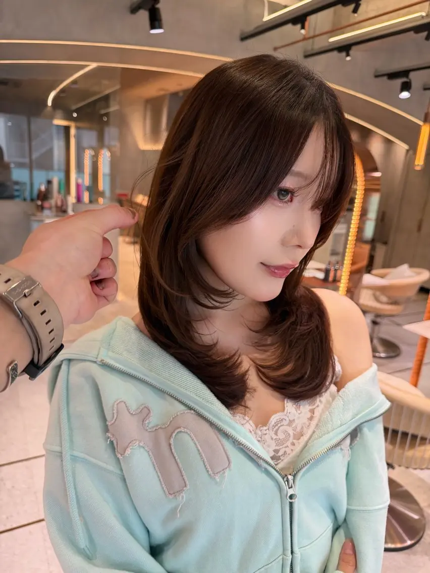 ロング カット ヘアカラー トリートメント 🦋高屋敷陸🦋 レイヤー/ハイトーンのヘアスタイル