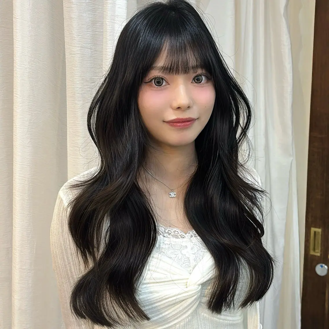 ロング ハッシュカット レイヤーカット ロング カット ゆうめ 透明感カラー /韓国風レイヤーのヘアスタイル