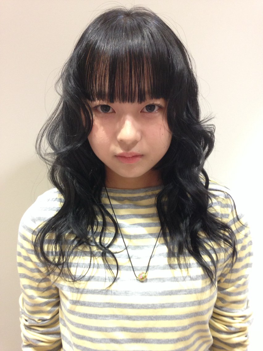 セミロング カラー ヘアカラー まや/レイヤーパーマ 透明感、暖色カラーのヘアスタイル
