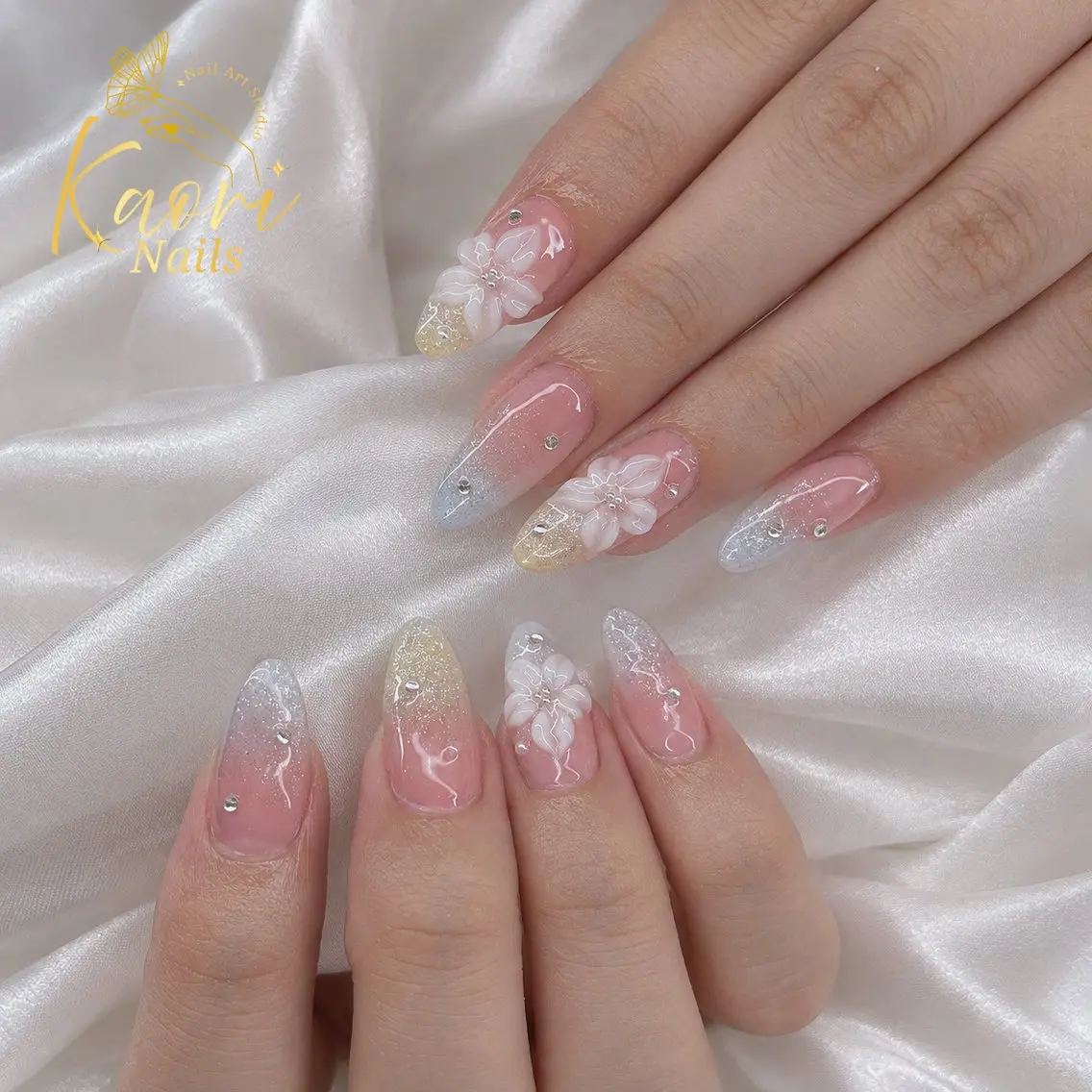 ネイル フラワーネイル グラデーション ラメ(グリッター) ラメグラデーション ニュアンスネイル ハンドネイル ゆかり YUKARIのネイルデザイン