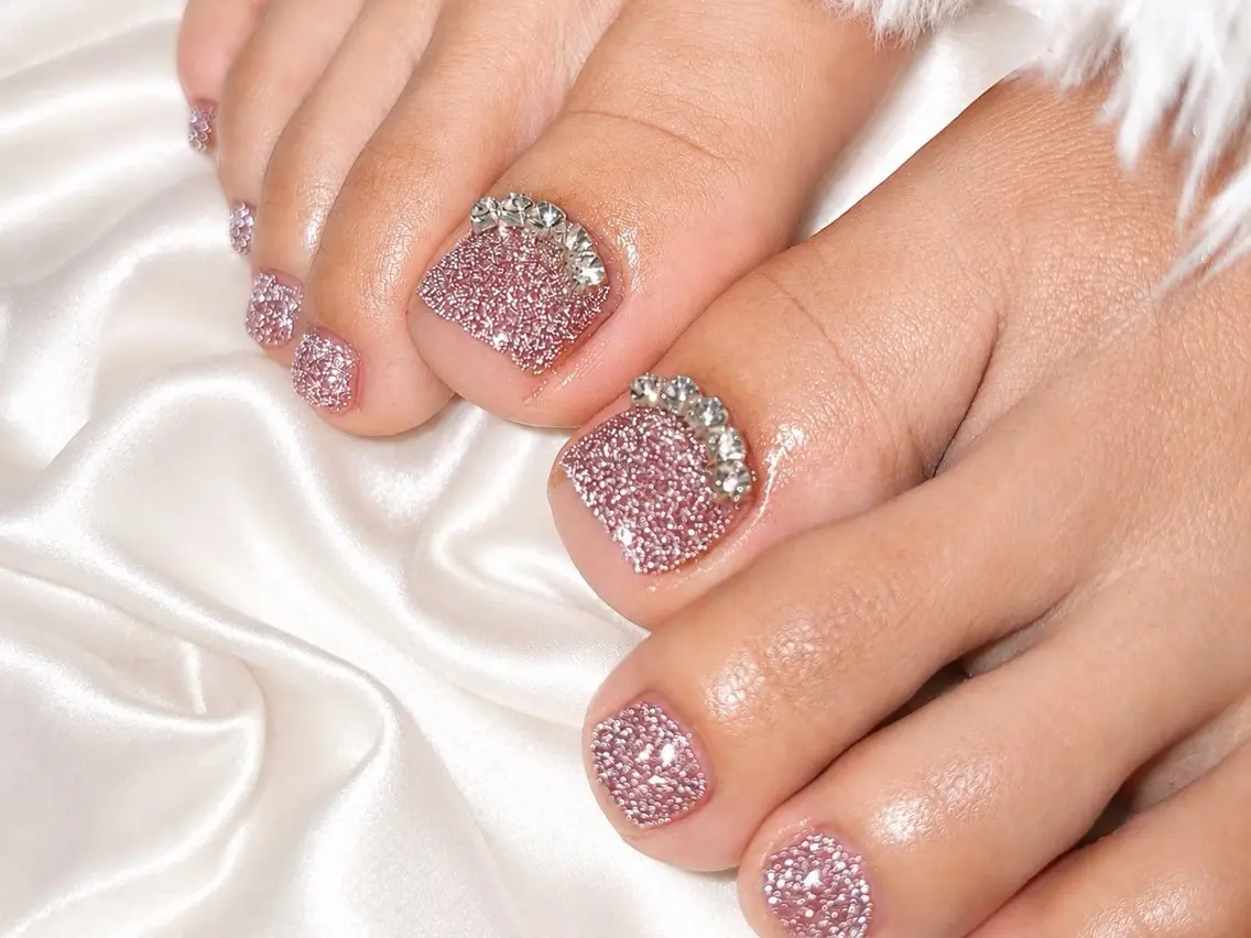 ネイル フットネイル 【うるちゅるnail 】🩰maiのネイルデザイン