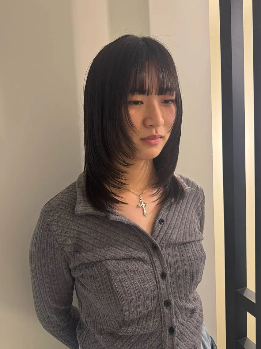 ミディアム ハッシュカット 内沼 恵留菜のヘアスタイル