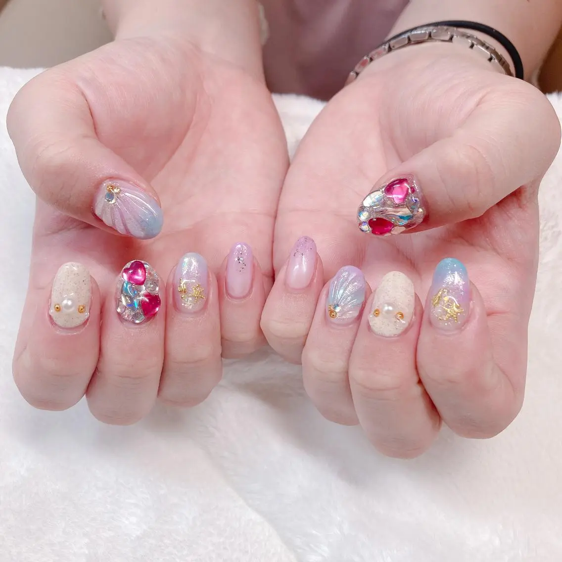 ネイル ハンドネイル 根津 綾子のネイルデザイン