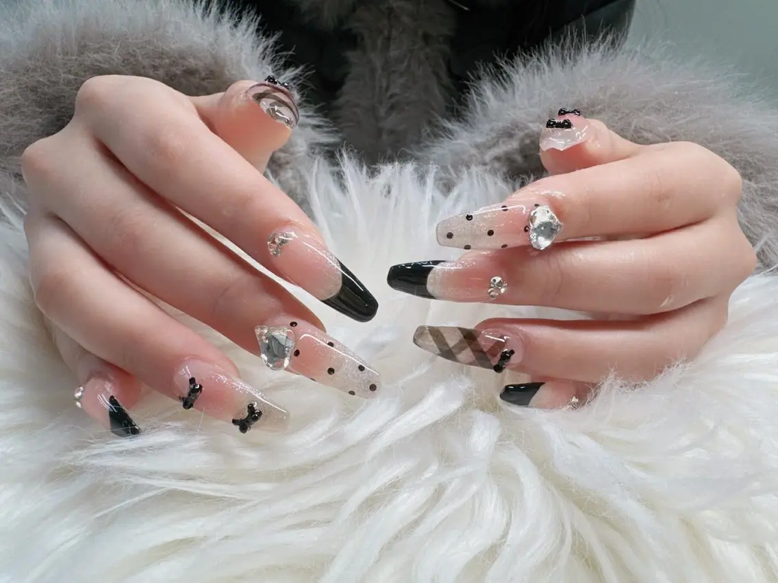 ネイル 桜ネイル フレンチネイル グラデーション 韓国ネイル マグネットネイル ハンドネイル Squen Nail shinjukuのネイルデザイン