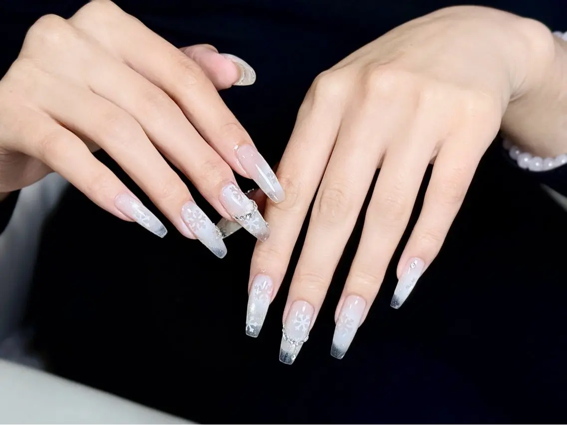 ネイル アートネイル オーロラネイル チークネイル フレンチネイル ガラスフレンチ ハンドネイル 🎀🎀YooLi Nail Salonのネイルデザイン