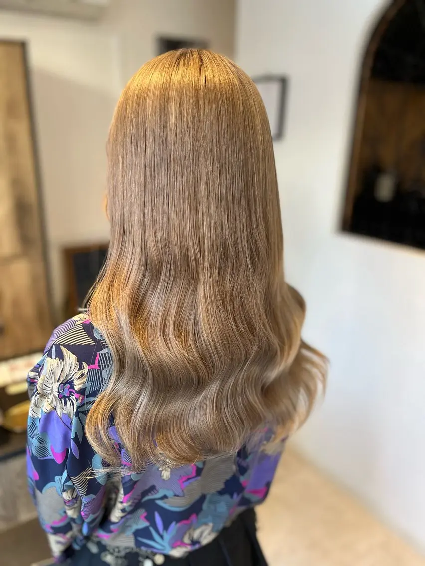 ロング カラー ASAHI Lovisのヘアスタイル