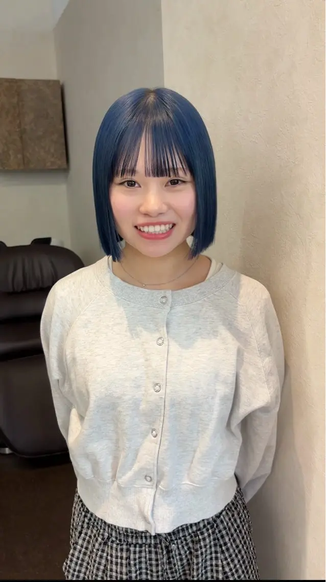 ショート ヘアカラー 🤍レイヤーカット ハイトーンまりん🤍のヘアスタイル
