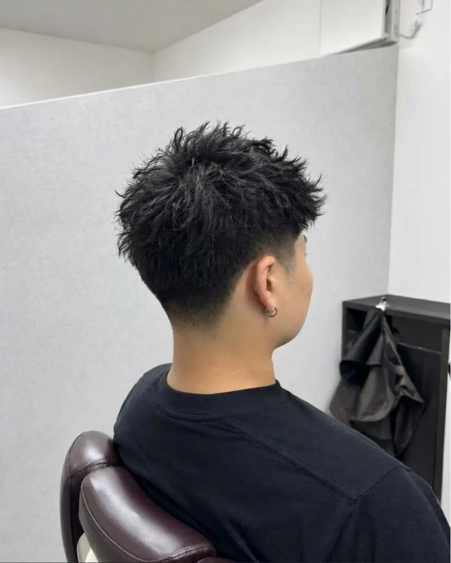 ショート パーマ メンズ 梅本 淑人のヘアスタイル