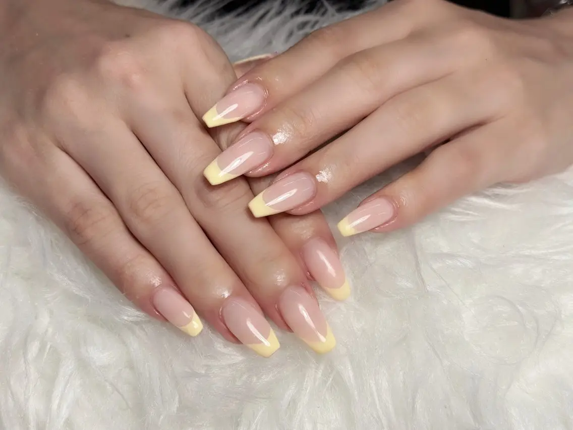 ネイル ガーリー キラキラネイル 韓国ネイル ロングネイル シンプルネイル ハンドネイル Genie Mika Nailsのネイルデザイン