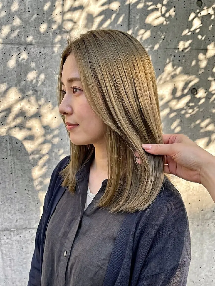 【韓国風カラー🎵】ケアブリーチ+カット+濃密生トリートメントの写真