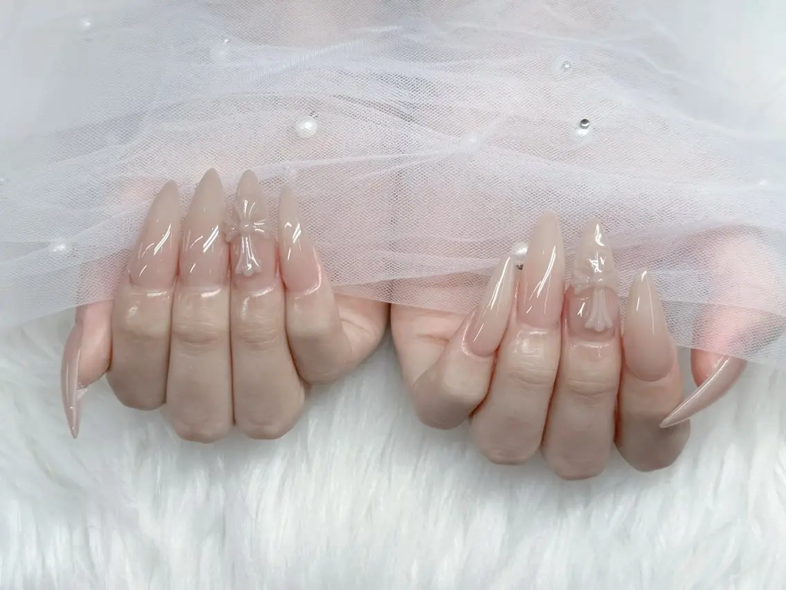 セミロング 韓国風ヘア ハンドネイル GOHOUBI Nail 心斎橋店のネイルデザイン