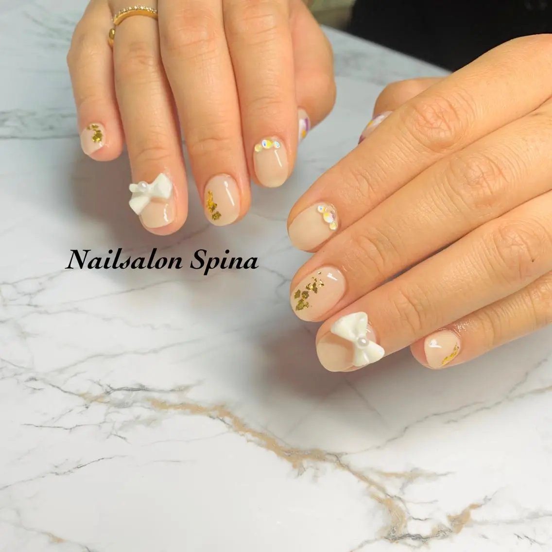 ネイル ジェルネイル ゴールド ゴージャス パラジェル 春ネイル Nail&Eye Spina 琴美のマツエク・マツパデザイン
