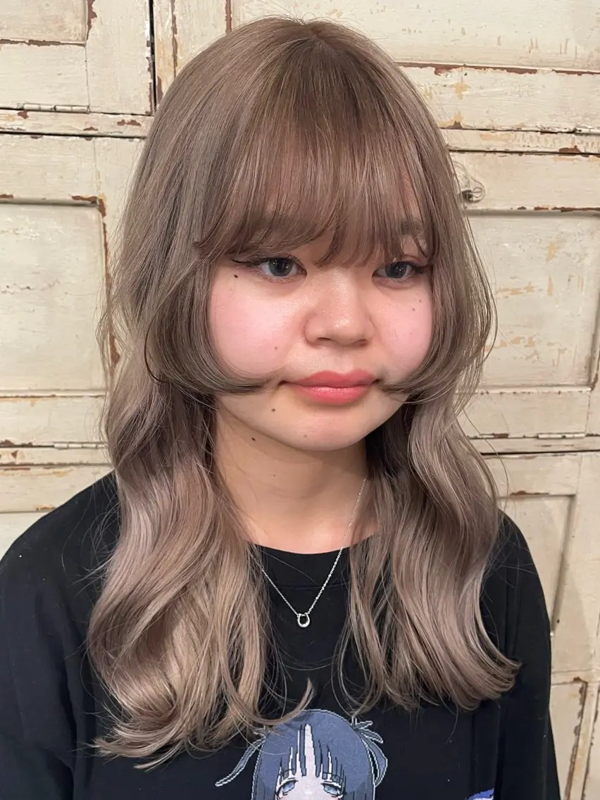 ロング カラー ベージュカラー ブリーチ ケアブリーチ デザインカラー グレージュ カット ヘアカラー RorriM natsuのヘアスタイル