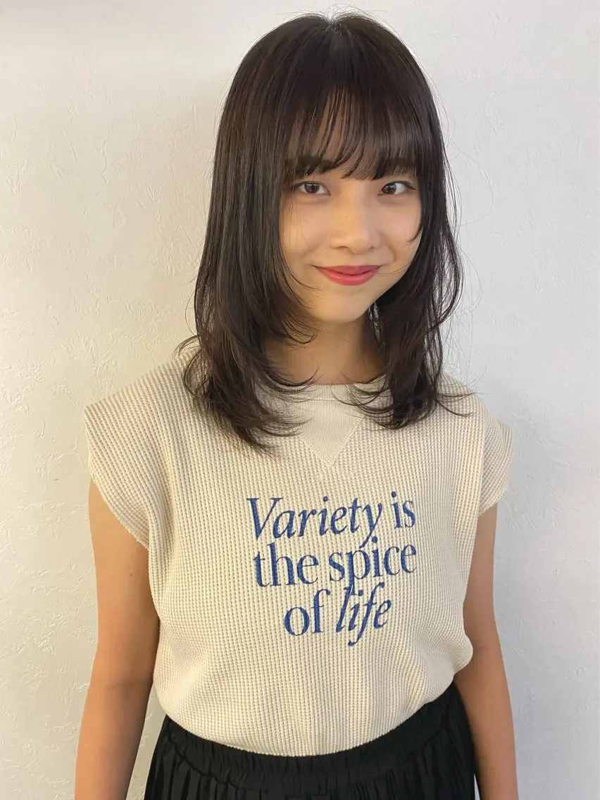 ミディアム カラー ダークグレー 顔まわりレイヤー レイヤーカット 森貴裕/ベージュ/ パーマ/オリーブのヘアスタイル