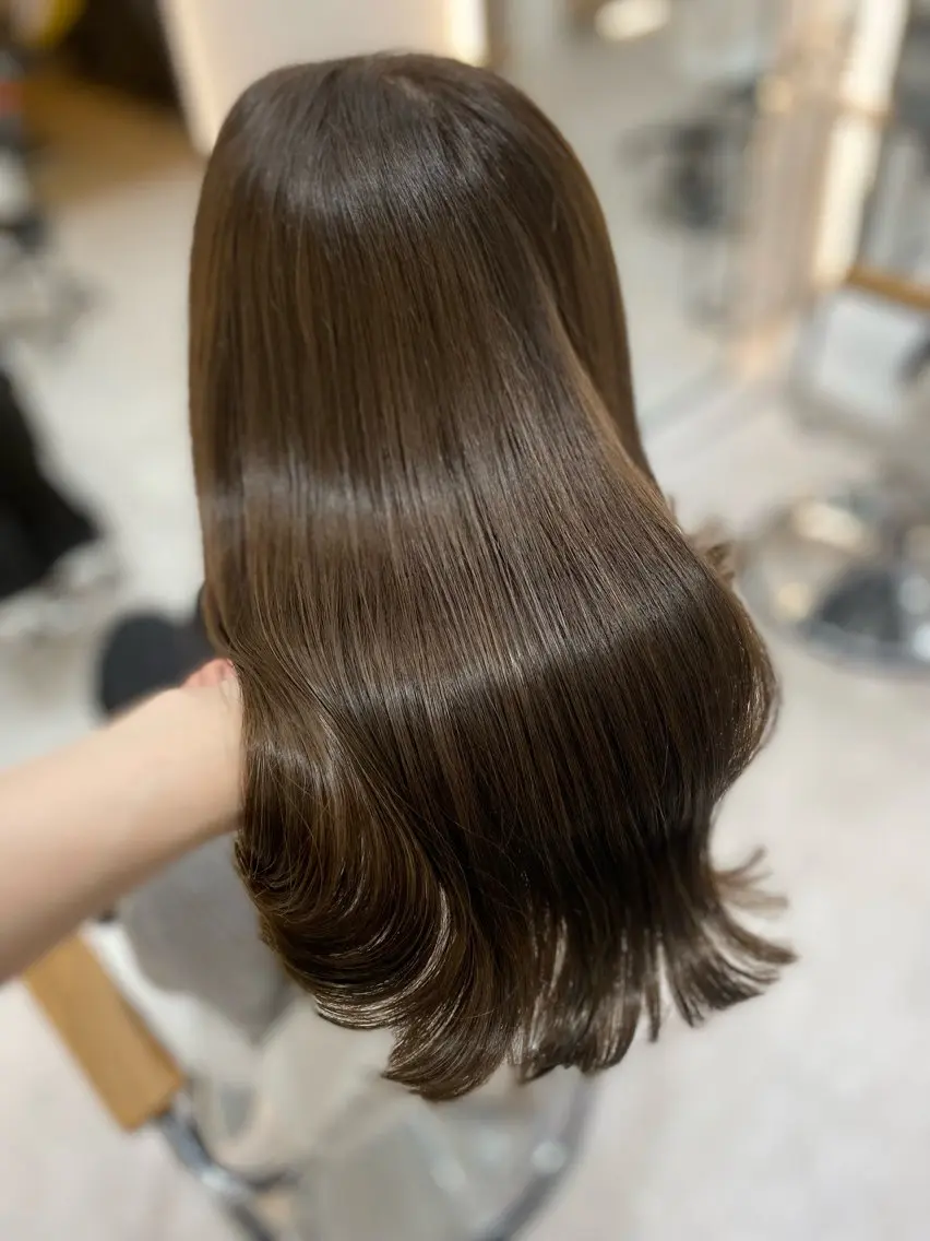 ロング カラー グレージュ オリーブグレージュ オリーブグレー トリートメント カット ヘアカラー トリートメント 艶髪・透明感カラー・ 韓国ヘア・Yuriのヘアスタイル