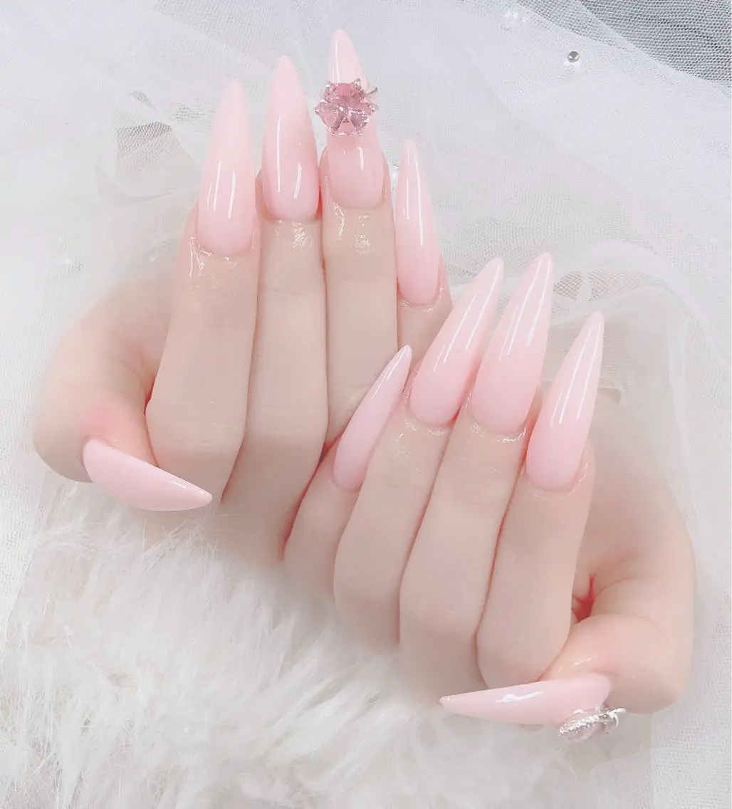 ネイル アートネイル オーロラネイル ボルドー チークネイル フレンチネイル ハンドネイル Sakura Nail Salonのネイルデザイン