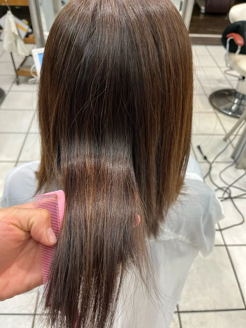 ロング アートディレクター 尾内 友美のヘアスタイル