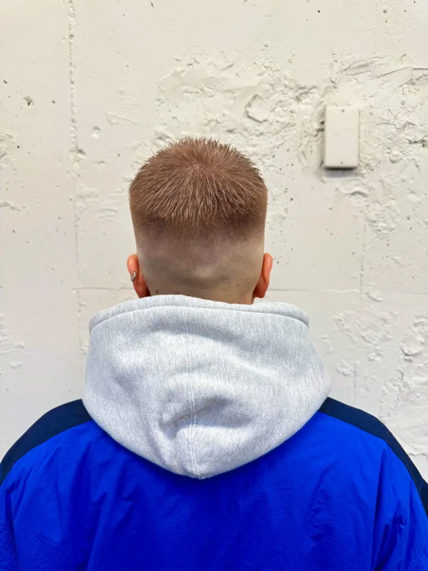 ショート カラー メンズ センターパート ダウンパーマ フェードカット メンズハイライト メンズパーマ カット ヘアカラー トリートメント 💈メンズ特化💈 TASUKUのヘアスタイル