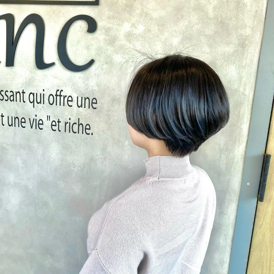 ショート ヘアカラー 冨樫 真季のヘアスタイル