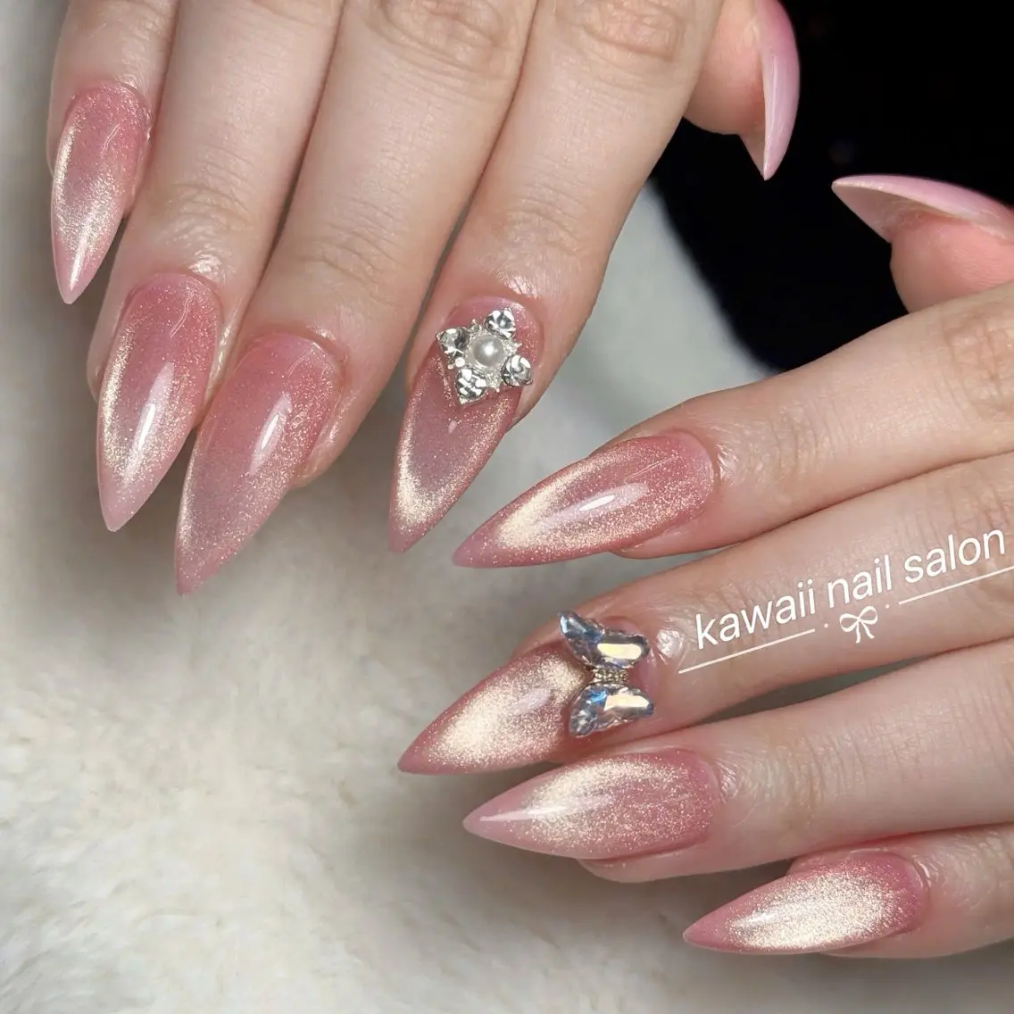 ネイル アニマル柄 長さ出し フレンチネイル グラデーション キラキラネイル ハンドネイル ハンドケア Kawaii Nail Salonのネイルデザイン
