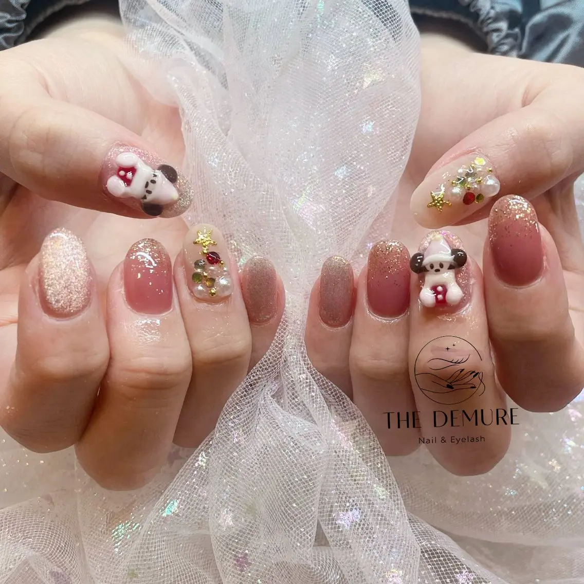 ネイル アートネイル フットネイル キラキラネイル 韓国ネイル 水色 ハンドネイル ハンドケア NailDemure 【銀座店】のネイルデザイン