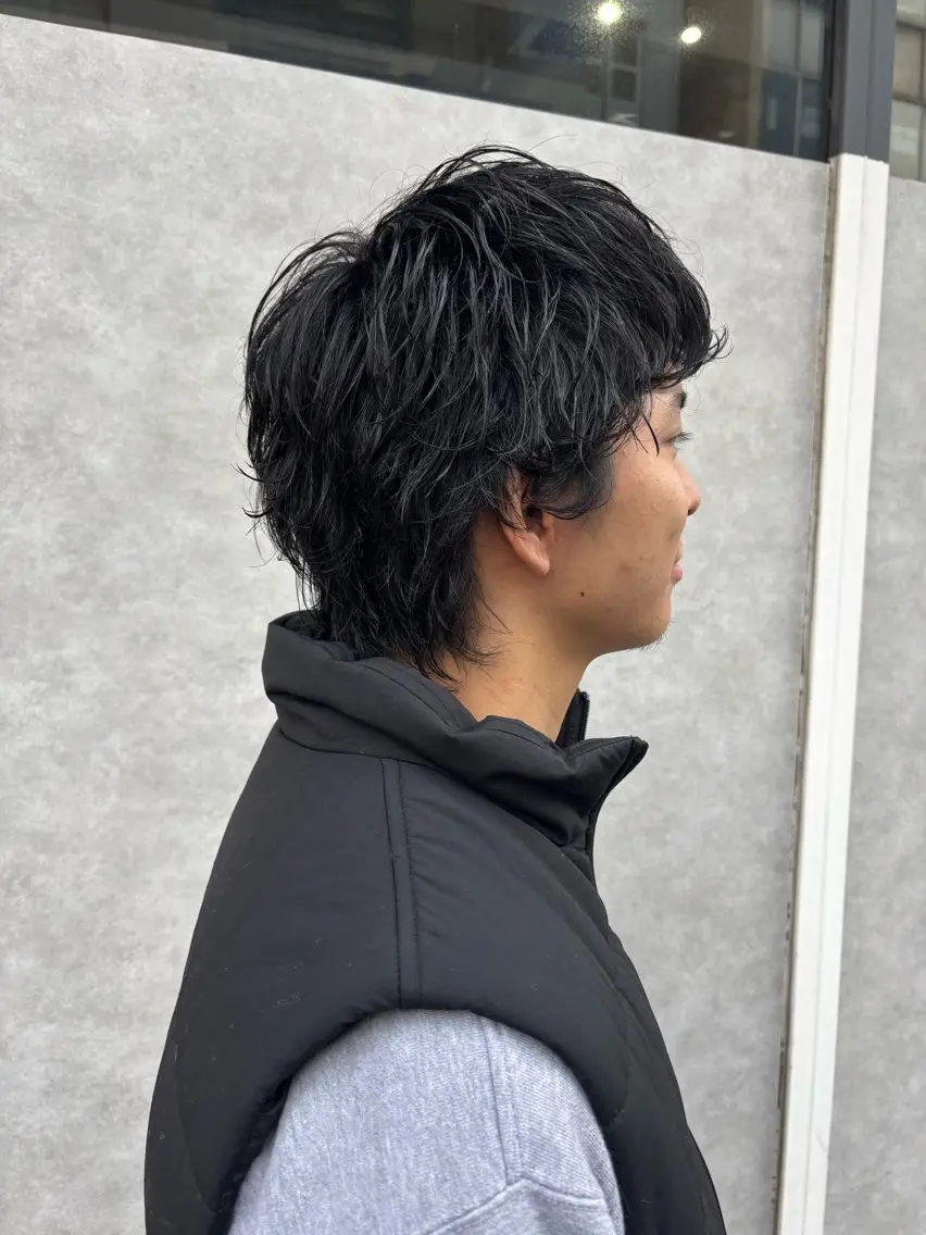 ショート パーマ メンズ メンズパーマ メンズウルフカット ウルフカット 小関 仁晴のヘアスタイル