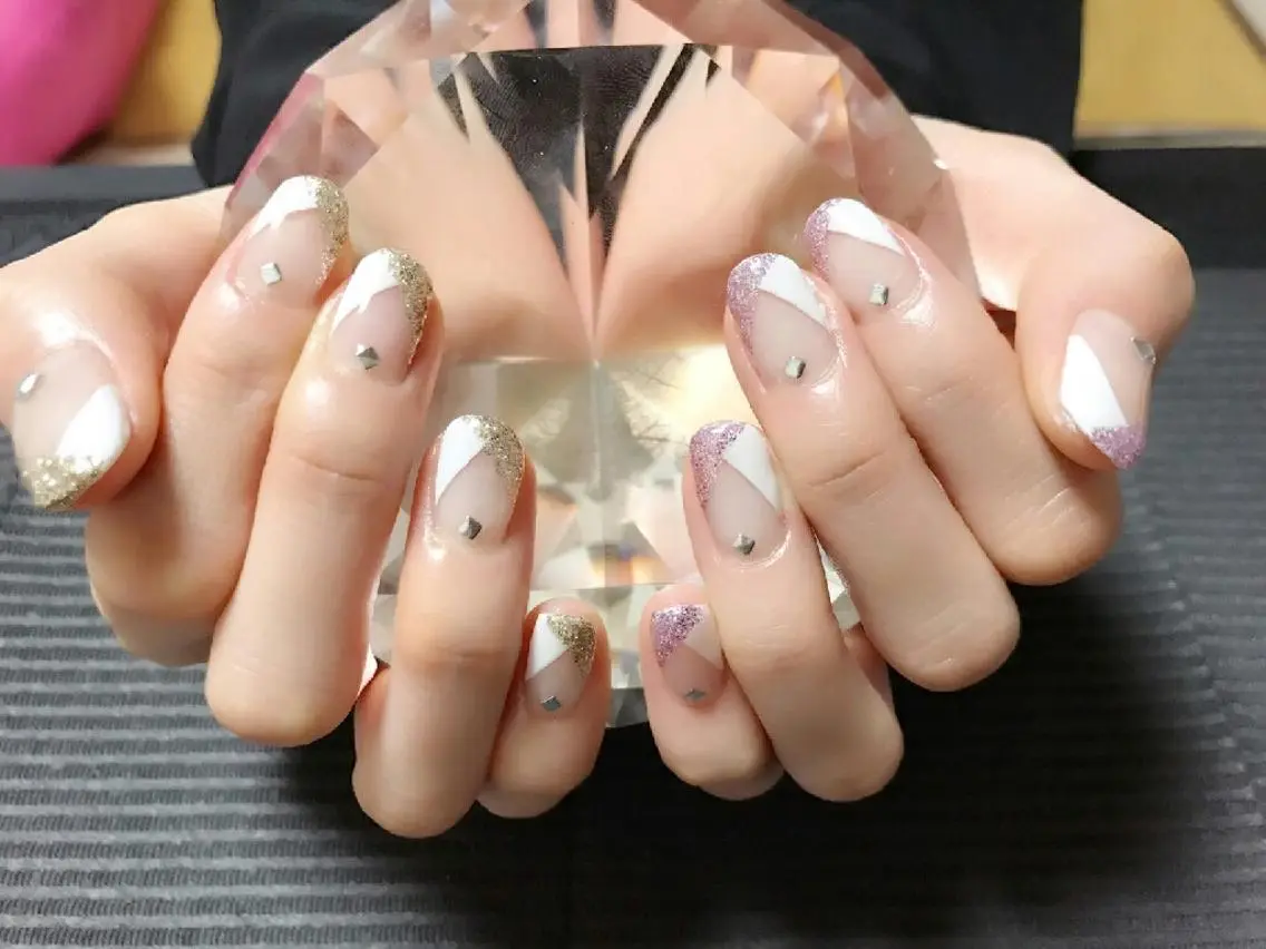 ネイル フレンチネイル モチの良さ◉ フィルインネイル♡のネイルデザイン