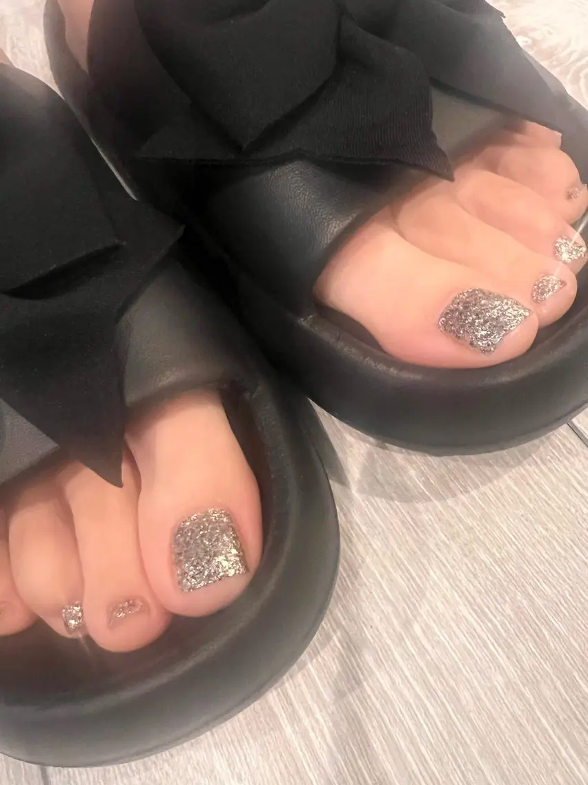 【オフなし限定】フット👣⸒⸒グリッターorラメワンカラーの写真