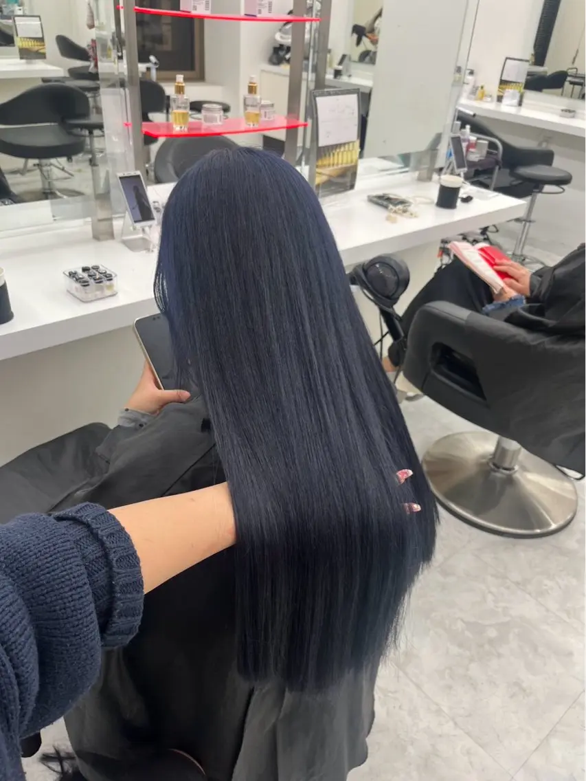 ロング カラー 黒髪 ブルーカラー ブルーブラック 透明感カラー 🦋chisa🦋 韓国カラー🤍のヘアスタイル