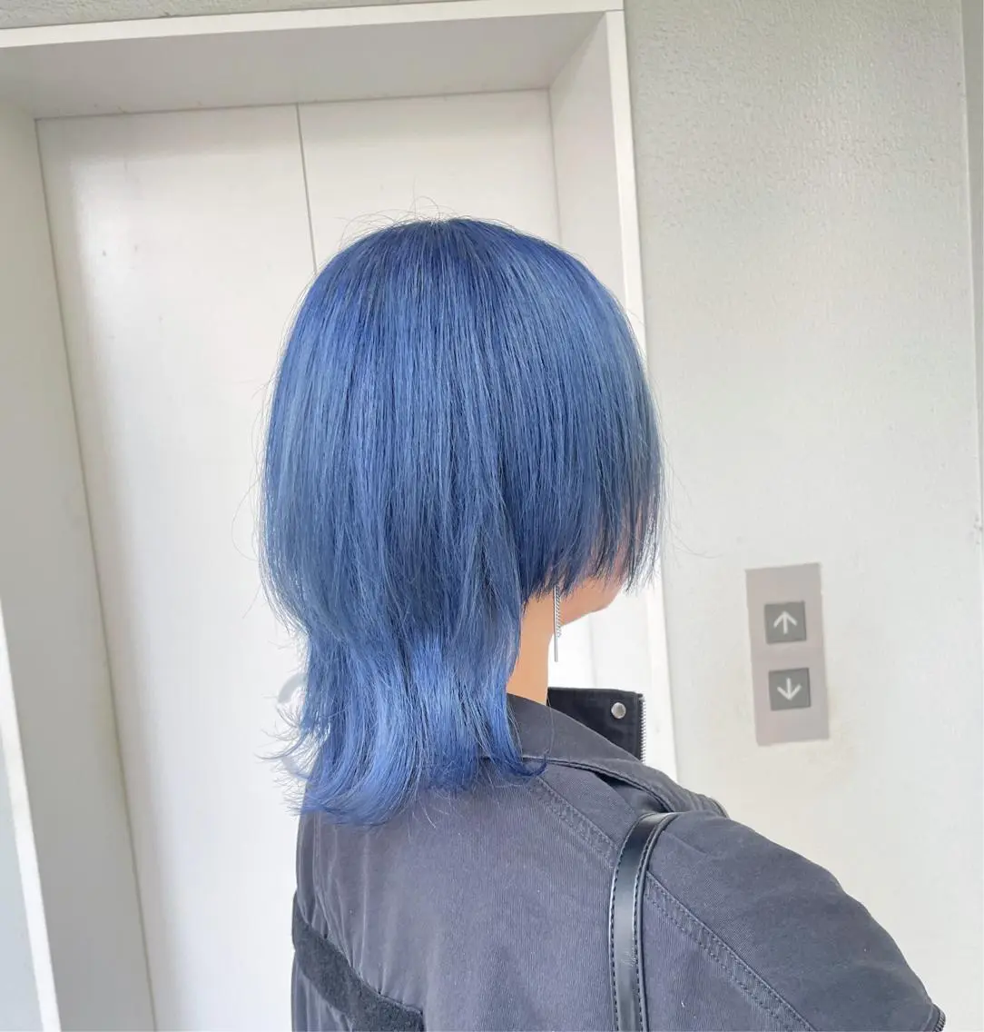 ミディアム カラー ヘアアレンジ ブルーカラー ヘアカラー トリートメント ヘッドスパ ヘアセット 艶カラー✨縮毛矯正✨ 翁長孝輔のヘアスタイル
