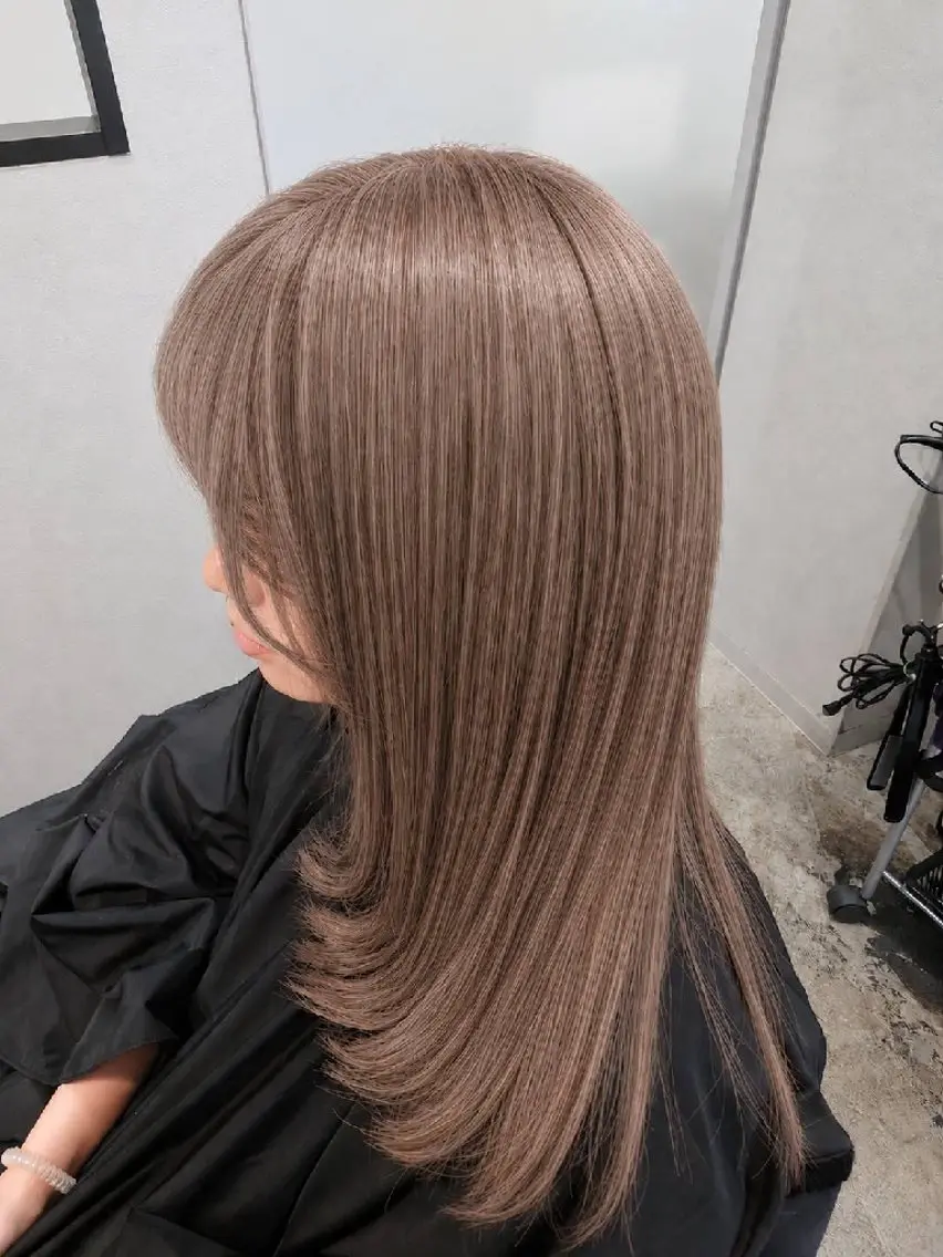 セミロング ケアカラー 縮毛矯正💇艶髪 シノハラ✨髪質改善のヘアスタイル