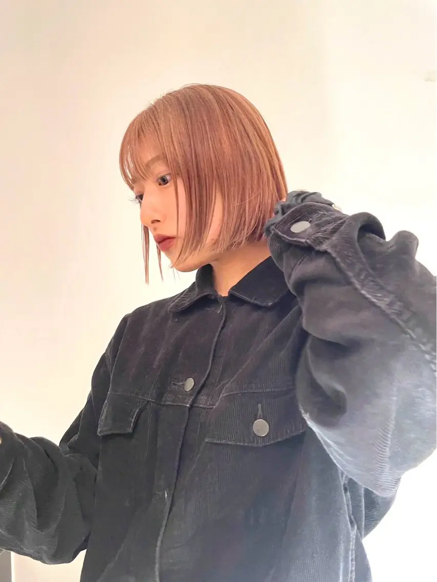 ショート ボブ カット ヘアカラー 熊崎 葵のヘアスタイル