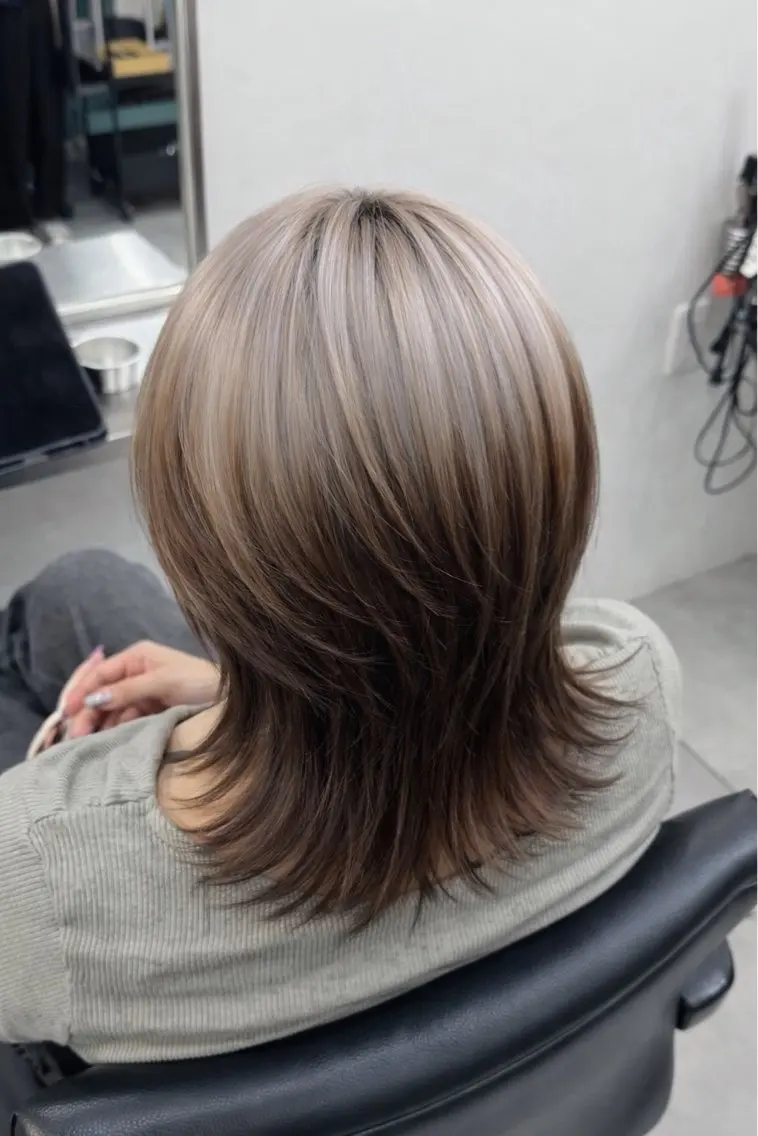 ミディアム カラー ブリーチ 透明感カラー ハイトーンカラー 蔭山幸奈 /ミルクティー🌈のヘアスタイル