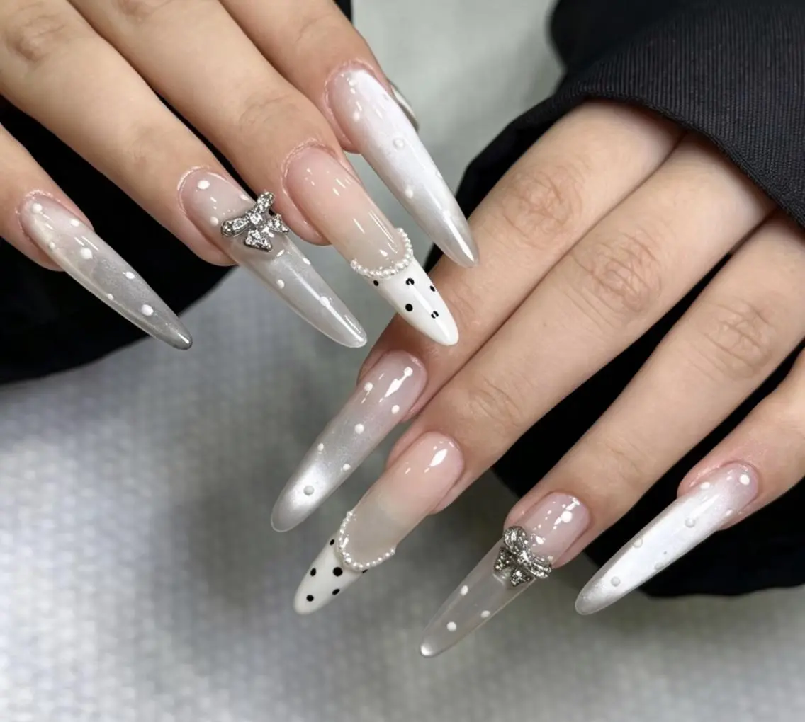 ネイル ハンドネイル 🎀 NaNa_nailのネイルデザイン