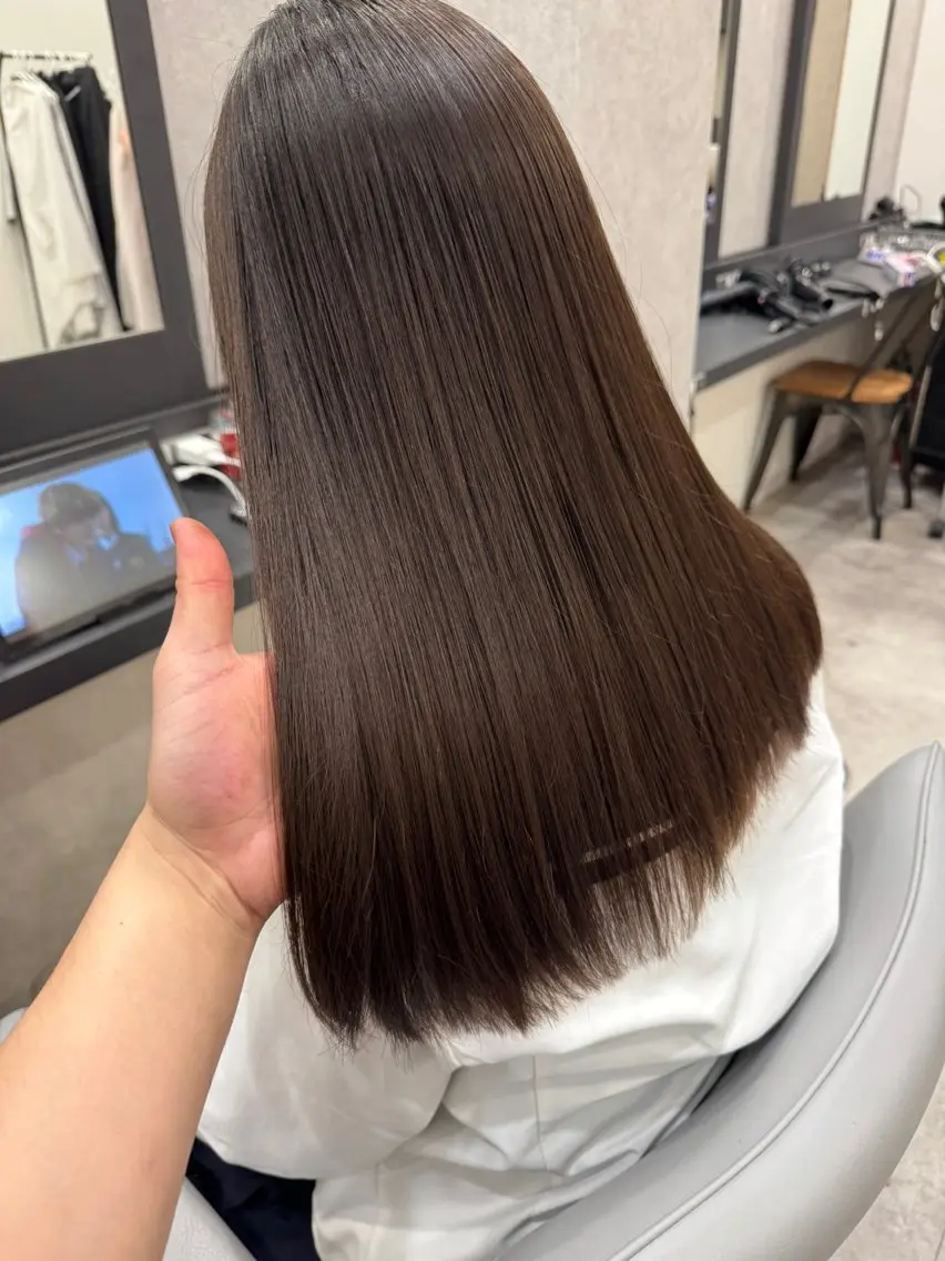 セミロング カット 縮毛矯正 トリートメント RAISE by_WHITEのヘアスタイル