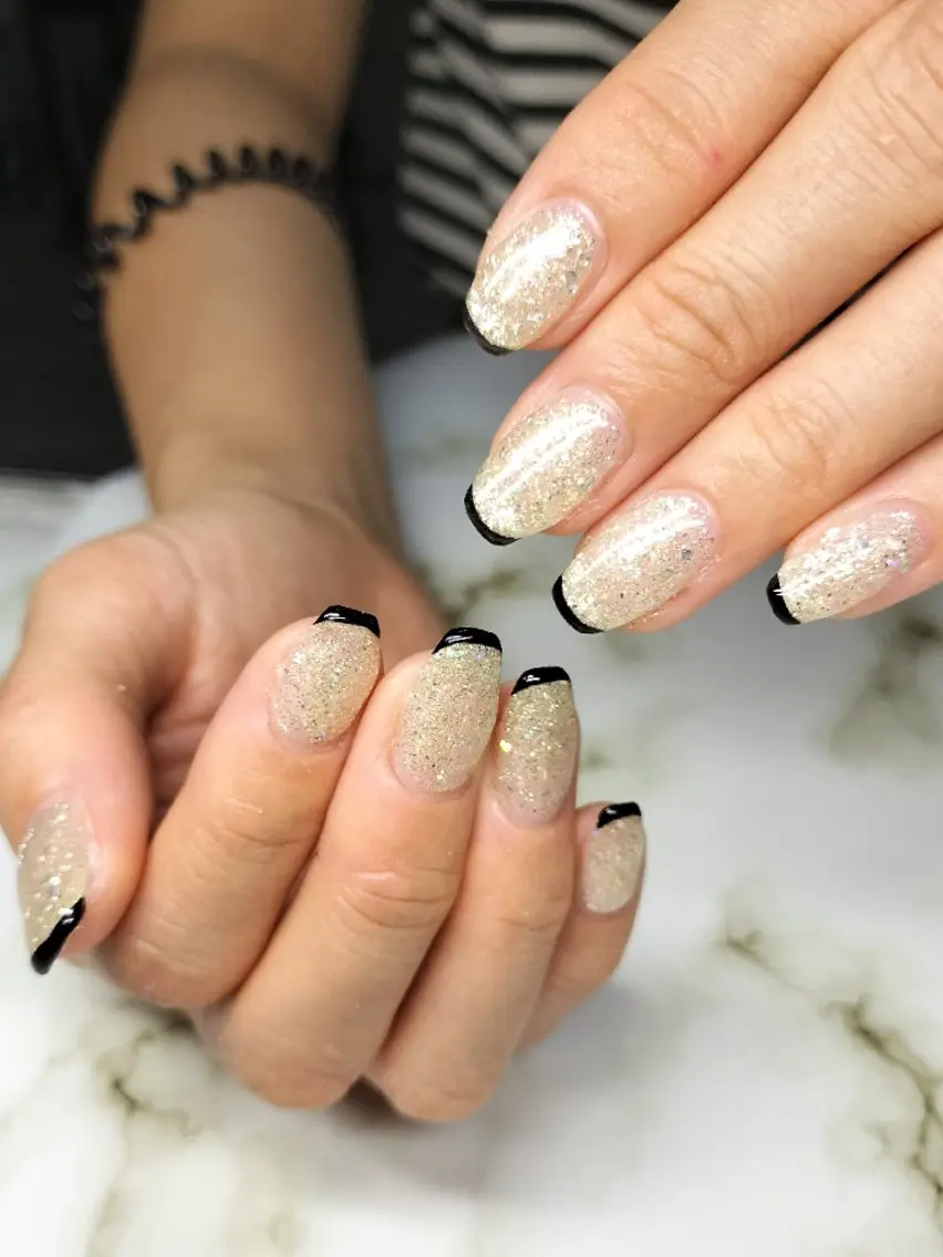 ネイル フレンチネイル キラキラネイル ラメ(グリッター) シンプルネイル ハンドネイル CUREist💅 所沢駅徒歩7分のネイルデザイン