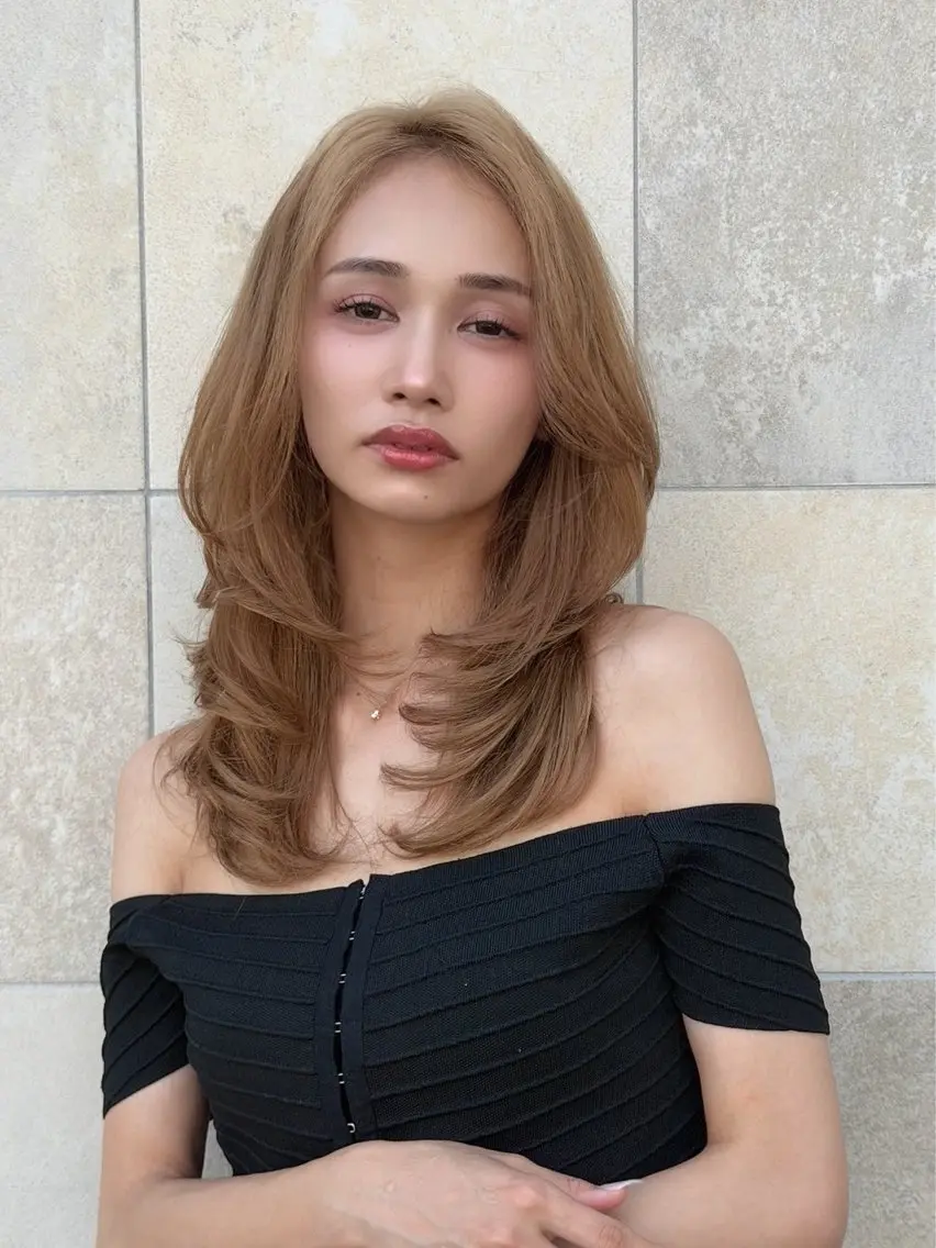 セミロング カラー ベージュカラー ブリーチ 透明感カラー ダブルカラー イルミナカラー カット ヘアカラー 小顔レイヤー/ ベージュ🤍Rieのヘアスタイル