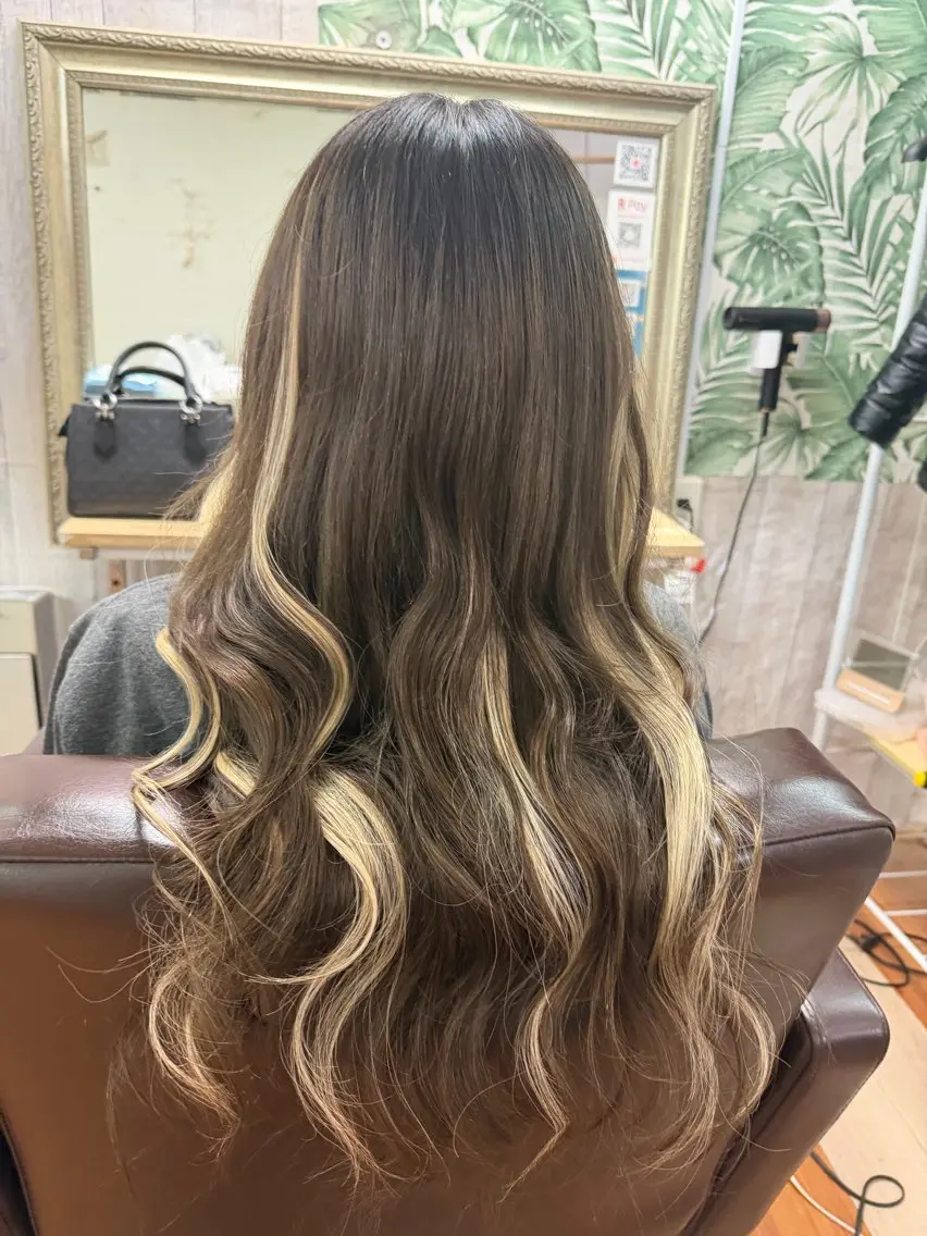 ロング エクステ 川本 葵のヘアスタイル