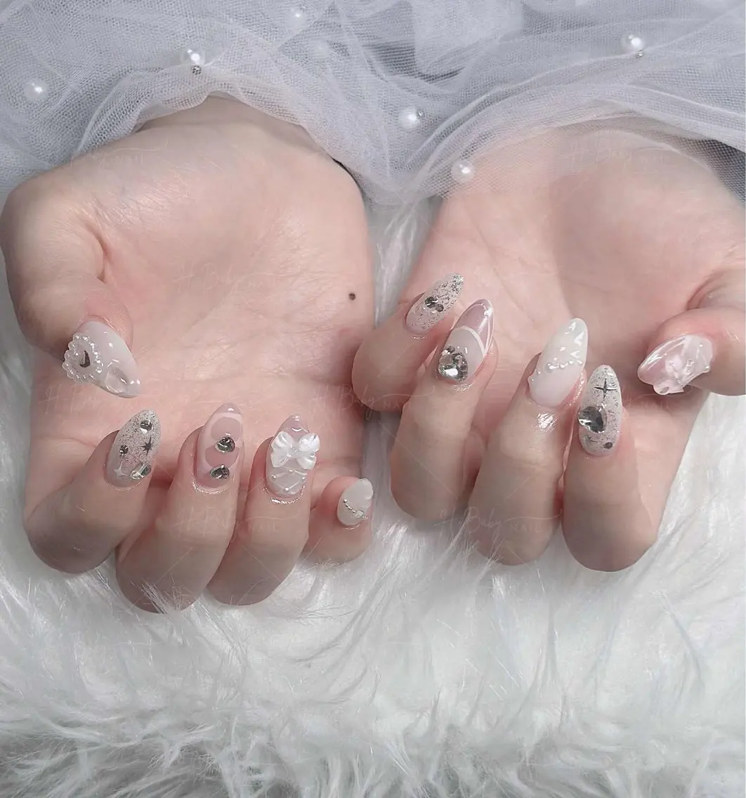ネイル フレンチネイル ジェルネイル ハロウィン キラキラネイル 韓国ネイル H.baby Nail Salonのネイルデザイン