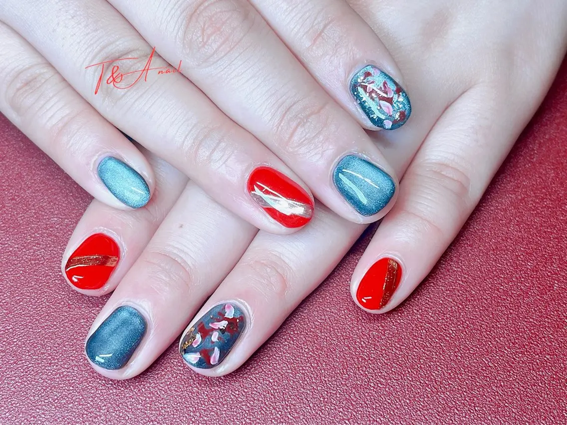 ネイル 桜ネイル ジェルネイル マグネットネイル ニュアンスネイル 赤色 T&A nailのネイルデザイン
