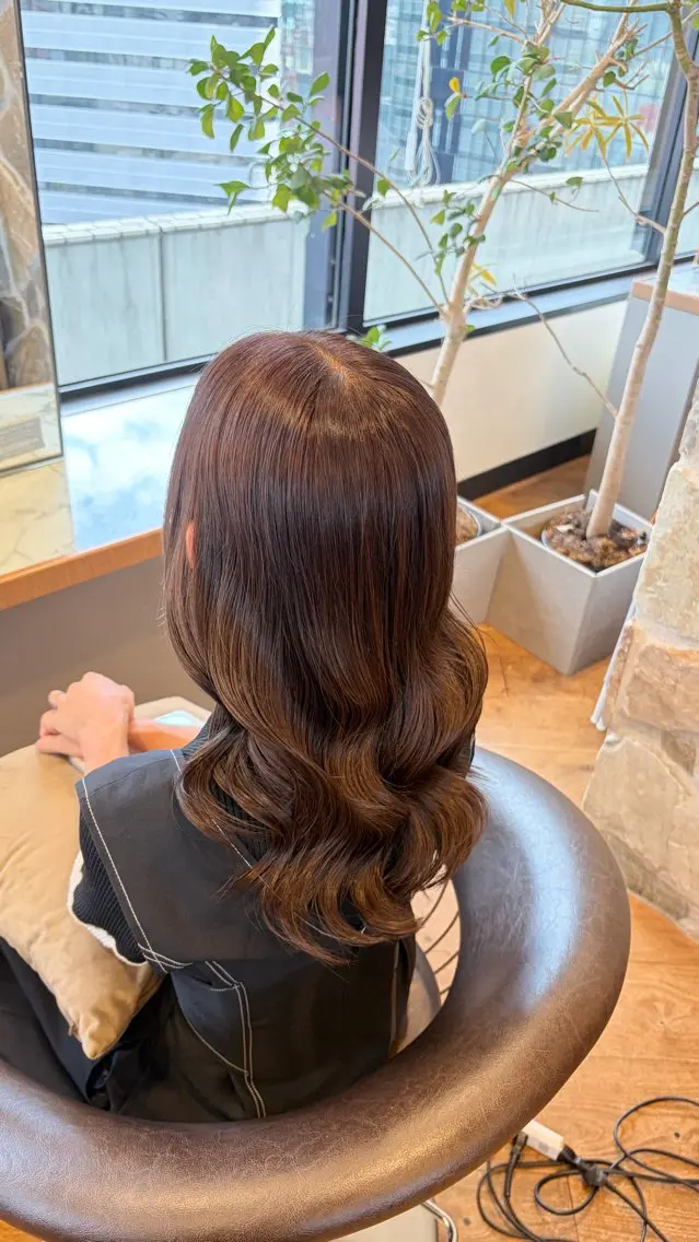 セミロング カラー ヘアカラー 佐藤 帆桃のヘアスタイル