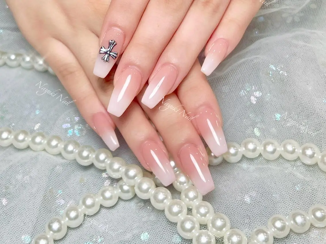 ネイル 🦋 Queenieのネイルデザイン