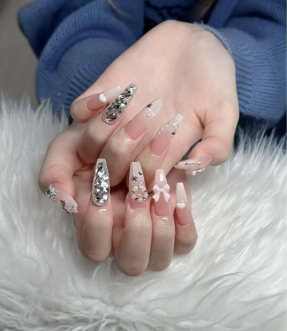 ネイル フレンチネイル ジェルネイル ガラスフレンチ ハロウィン ハート ハンドネイル H.baby Nail Salonのネイルデザイン