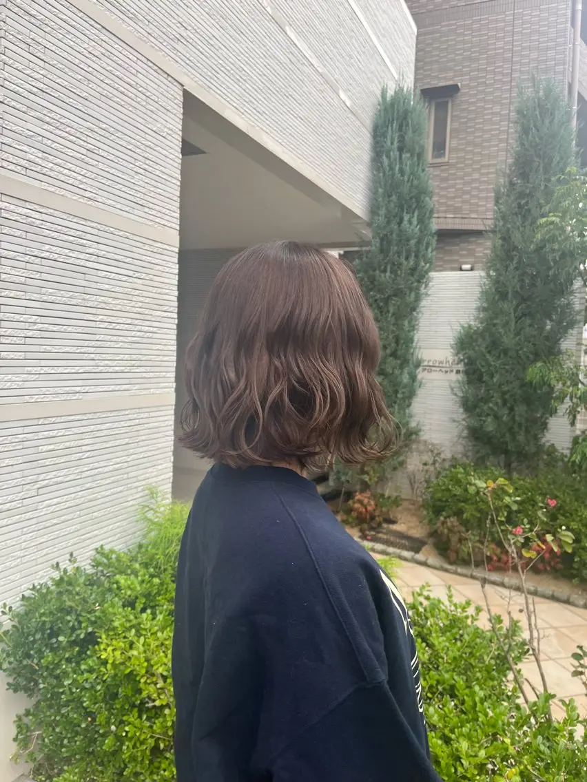 カラー ヘアカラー トリートメント しおり🍬 KOKORO🤍のヘアスタイル