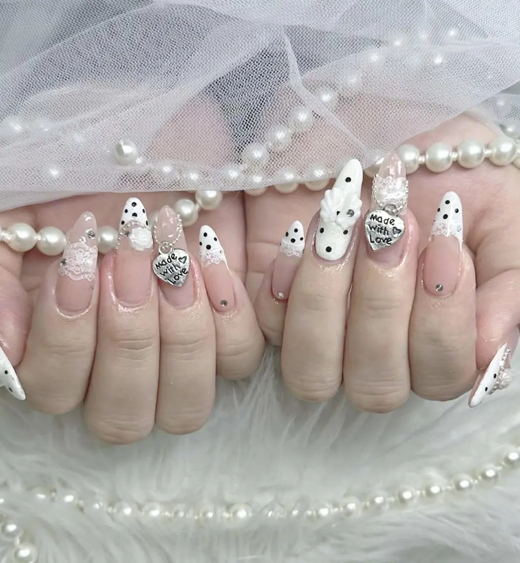 ネイル フレンチネイル ジェルネイル ハロウィン 韓国ネイル マグネットネイル ハンドネイル H.baby Nail Salonのネイルデザイン